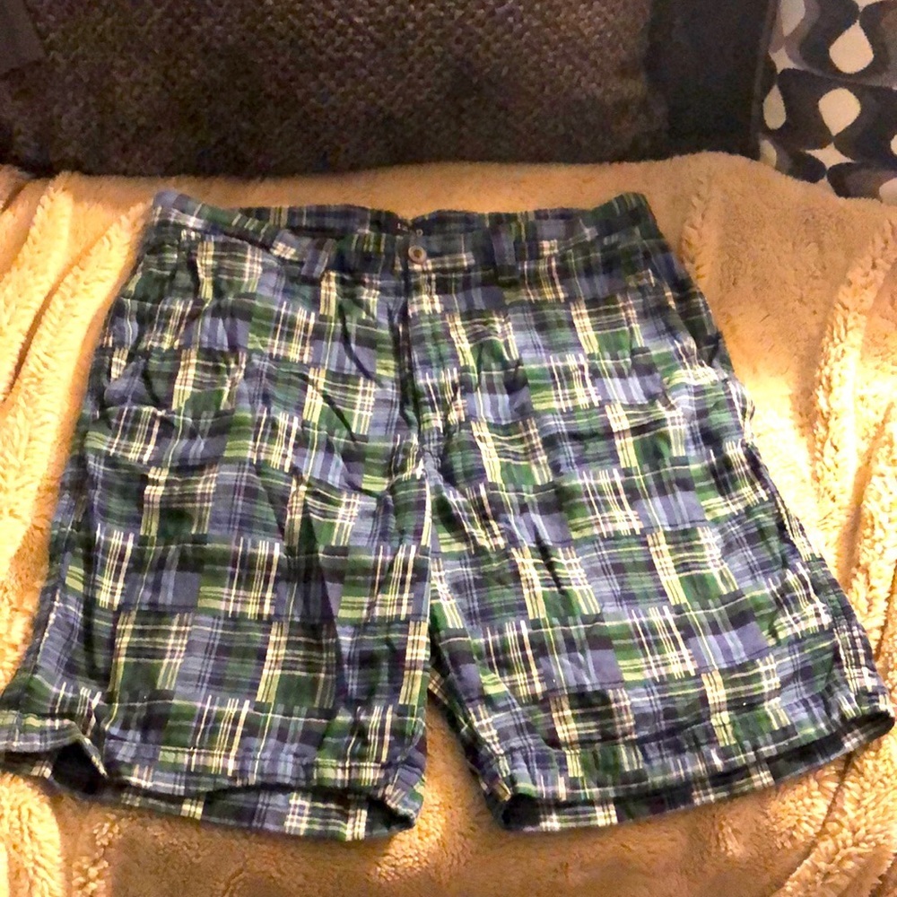 Izod Plaid Shorts, size 33